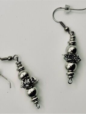 Hand Crafted Silver-Tone Floral Sensory Seeking Fidget Bead Drop Earrings